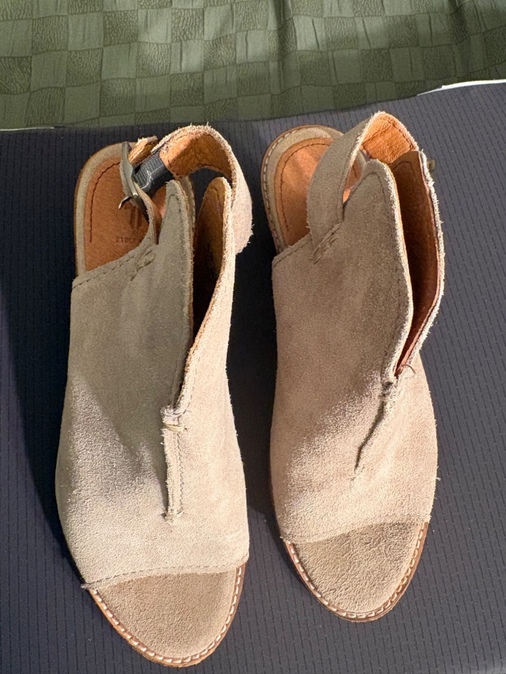 Frye Shoes - Picture 2 of 9